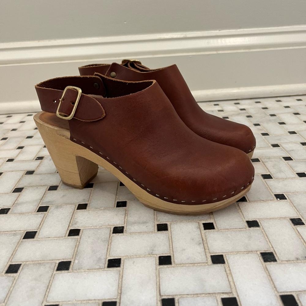 Bryr Suzie clogs.